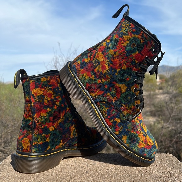 🏴󠁧󠁢󠁥󠁮󠁧󠁿 Super Rare England Vintage Velvet Floral Dr. Martens Boots UK 6 - Picture 14 of 16